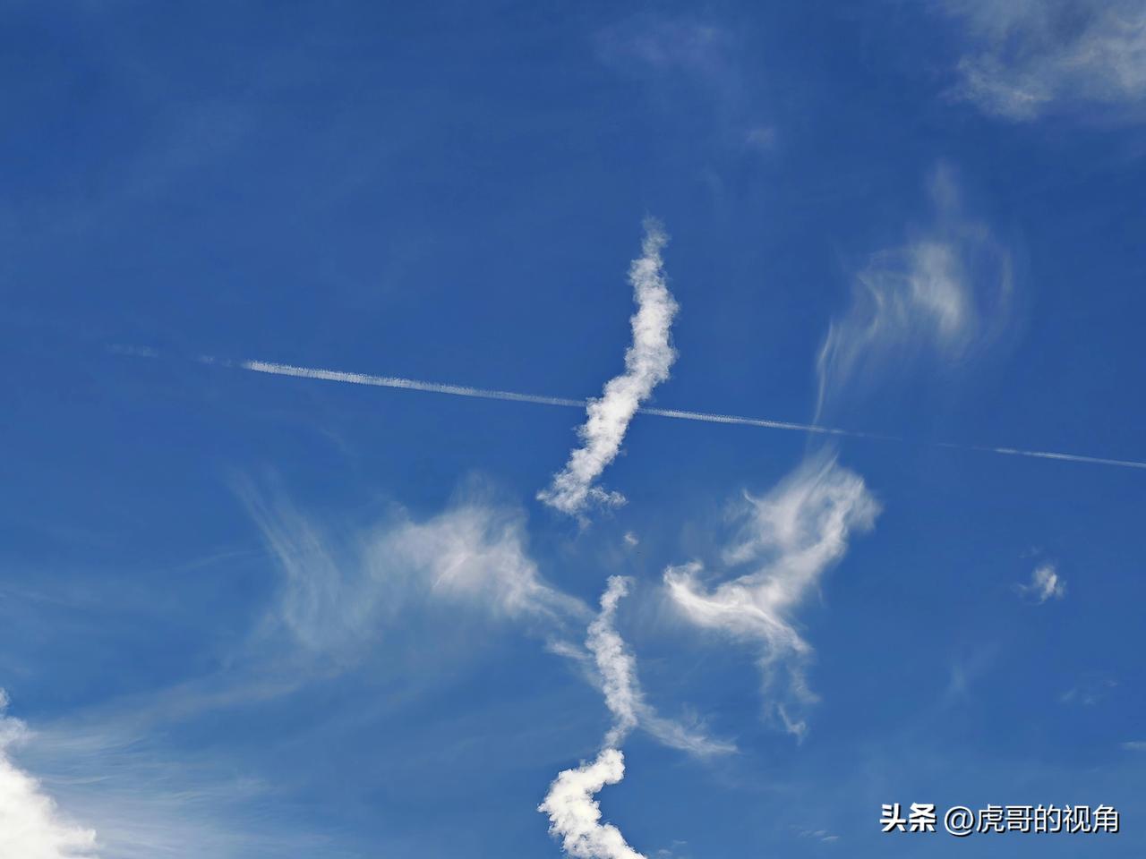 终于抢到悬空寺的登临票啦，真是太不容易了！昨晚8点抢过一次，我太太抢到了。今早7