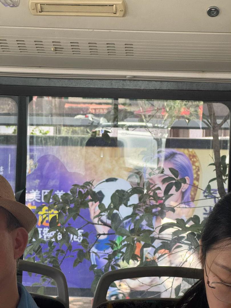 谁懂 我随便路过看到一家整容医院 我都给他们做过广告我真的对我的脸无比自豪整容医