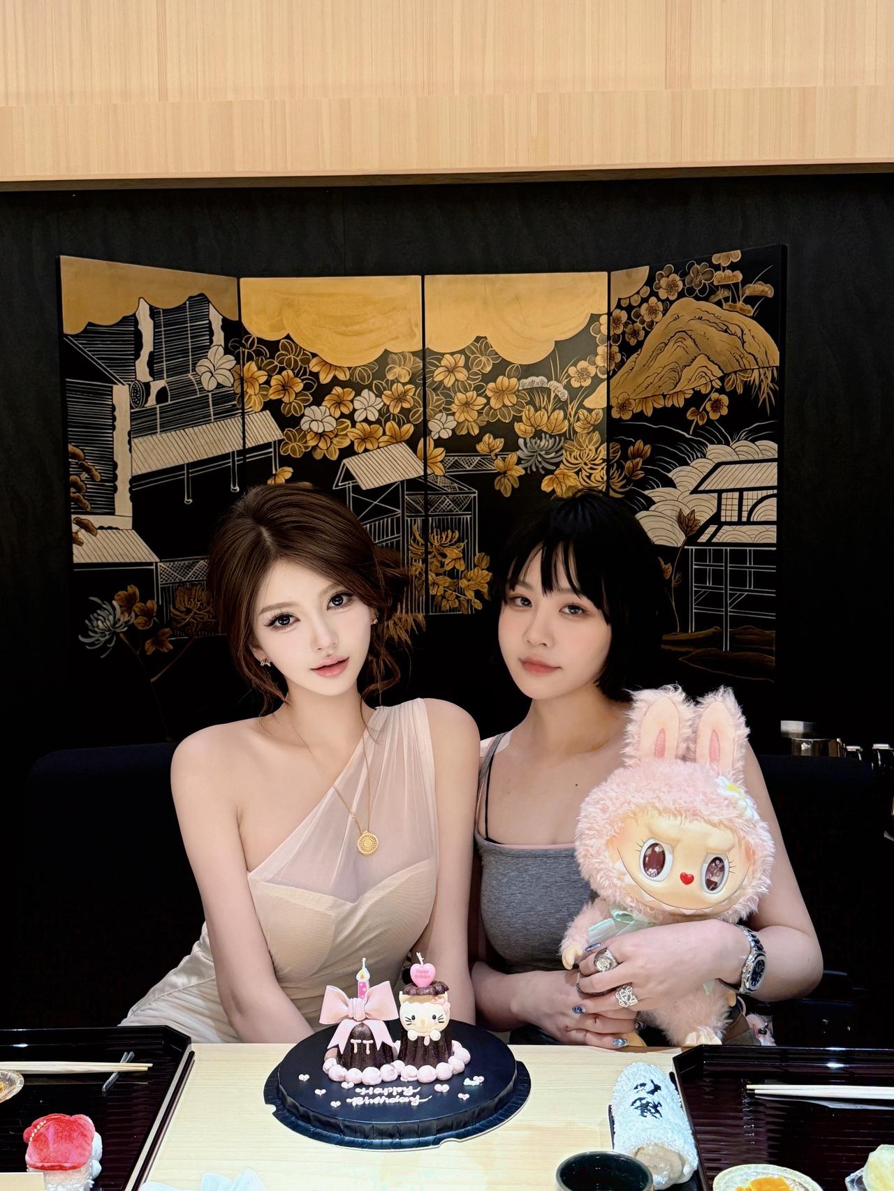 身边人来人往 我们还是我们