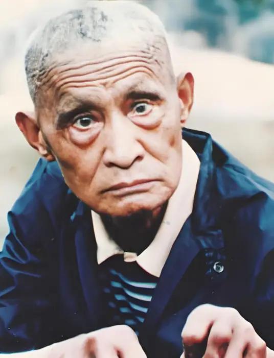 1930年，武术家万籁声在上海与德国拳击家克利比武，克利对万籁声说：“这瘦猴能接