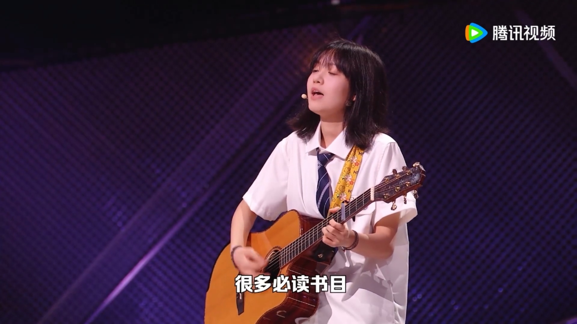 周深觉得自己年龄大哭了 脱友3名场面来袭，周深面对十八岁的05年高中生瞬间情绪上