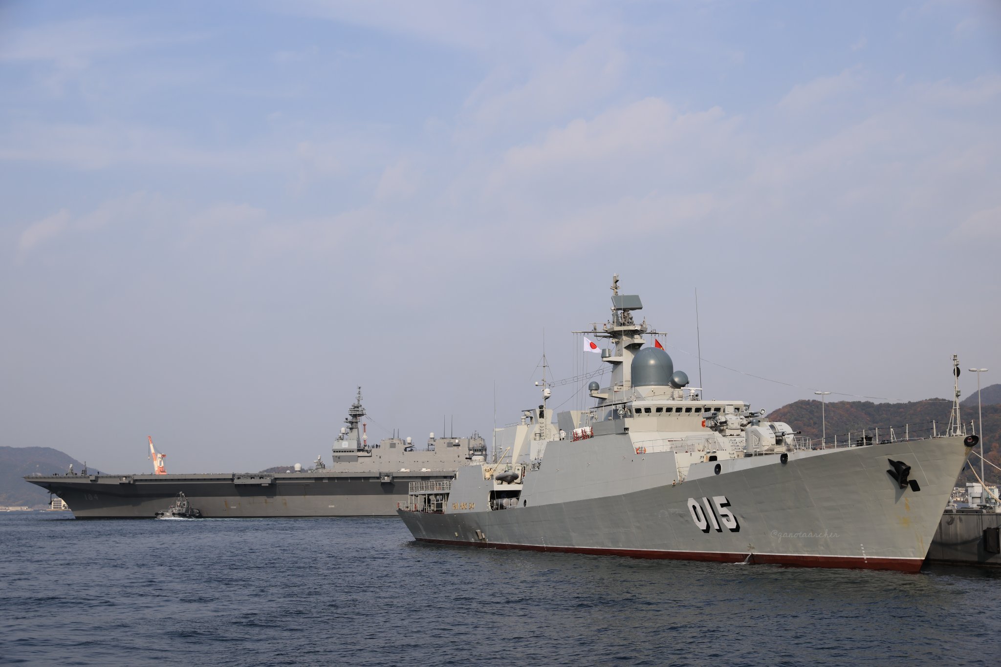 越南“陈兴道”号（015）&海自DDH-184“加贺” 
