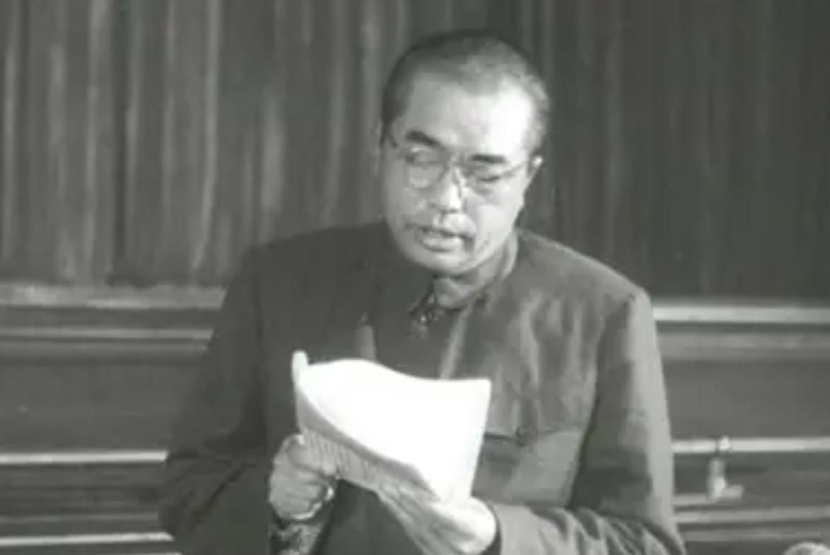 彭德怀平反过程： 彭德怀于1974年11月29日辞世，周恩来指示骨灰要精心保管，