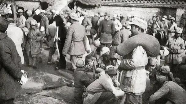 1991年，一个地主坐了40年牢，出狱后第一件事，就是托人给王震写信：“您还记得