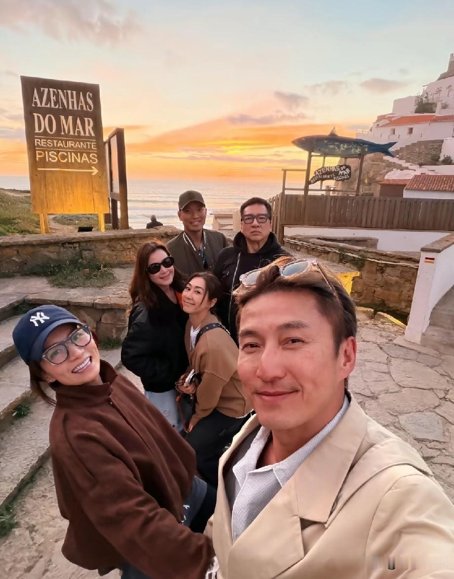 TVB老牌艺人组团葡萄牙度假！三对夫妻结伴出游，神仙友谊太难得
 
近日，一组T