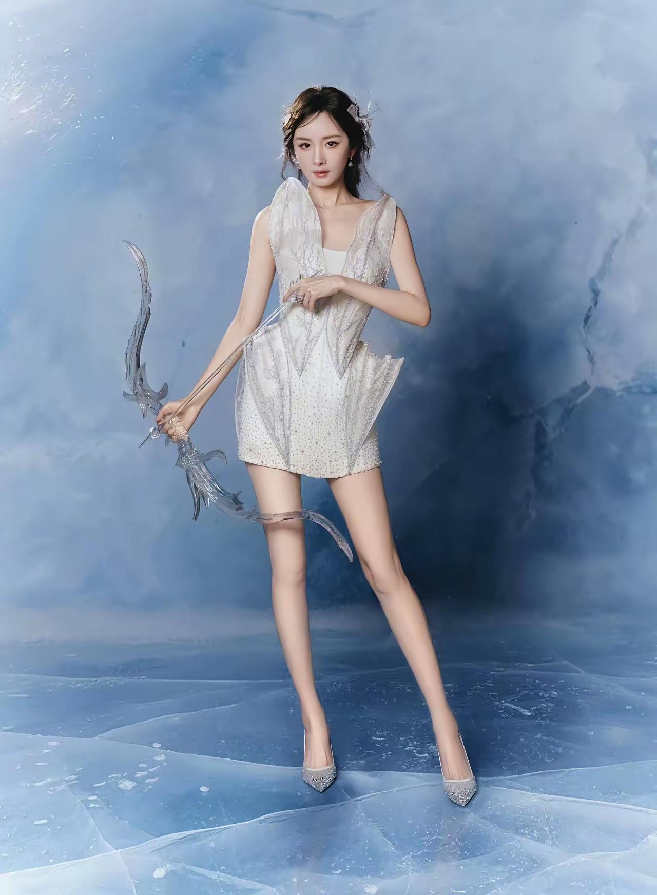 你能猜出杨幂代言的是哪个游戏的人物吗？杨幂 杨幂照片魅力 杨幂身材 杨幂名场面 