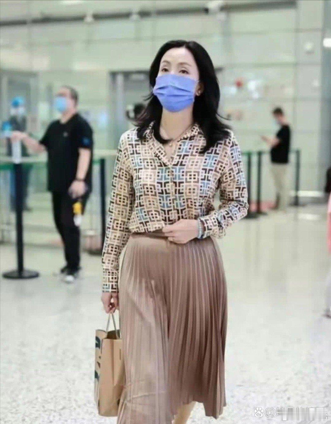 52岁的陶虹有了大妈的样子 ​​​
