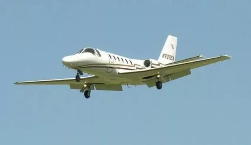 不明飞机闯入华盛顿，F16突破音爆没追上，美国民众陷入恐慌

来源:海峡快讯

