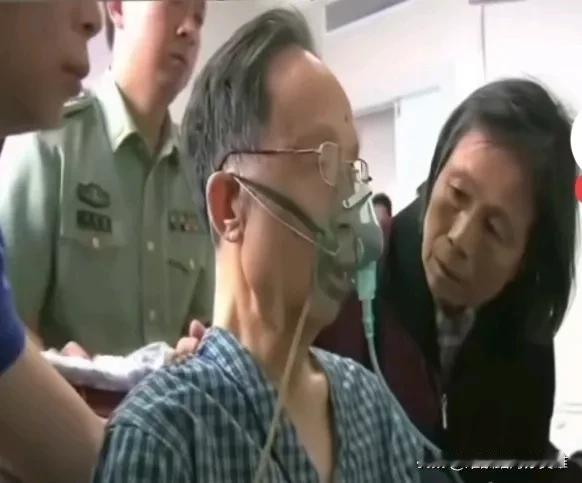 1、看一次流一次泪，这就是中国老一辈的将军们特有的人格魅力、忘我的为国精神撑起了