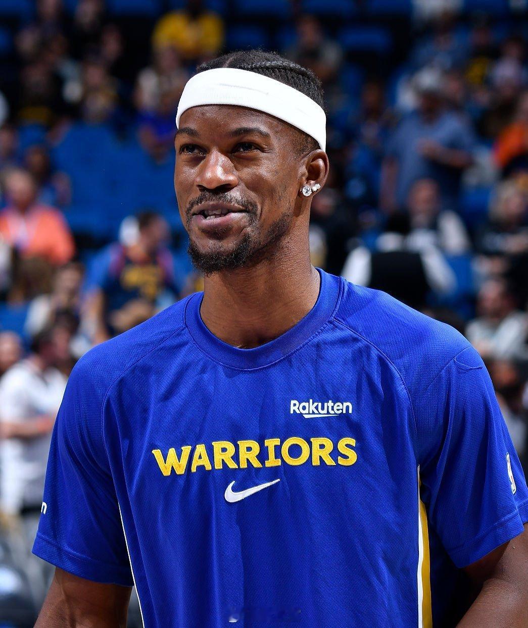 巴特勒因为腰伤，今天不打与热火的比赛，库里和格林也计划休战。勇士主帅科尔昨天说这