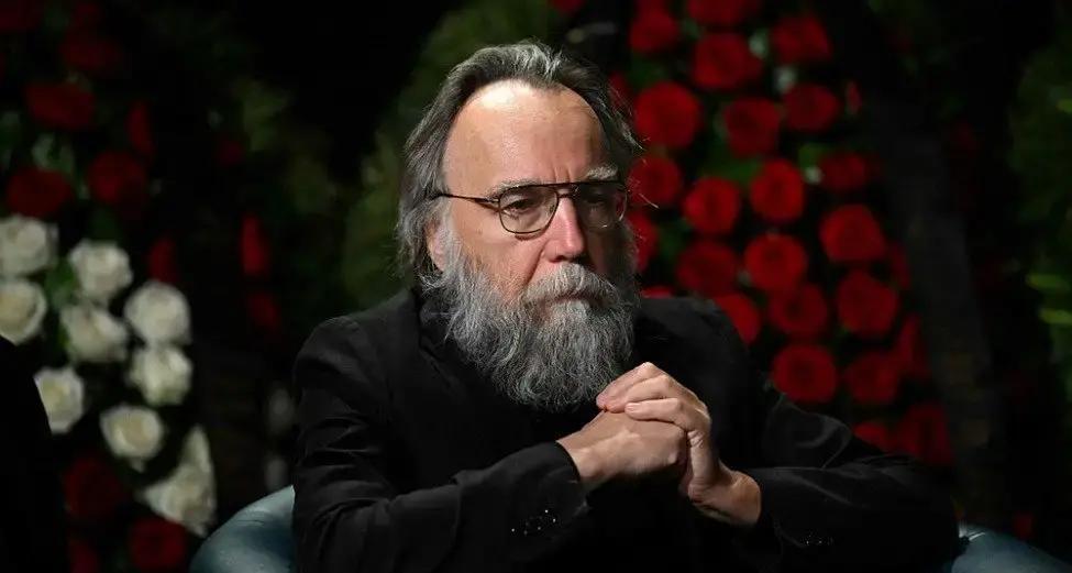 [太阳]被称为普京国师的俄罗斯政治家杜金，近日对中方发出了警示，他表示，如果中国