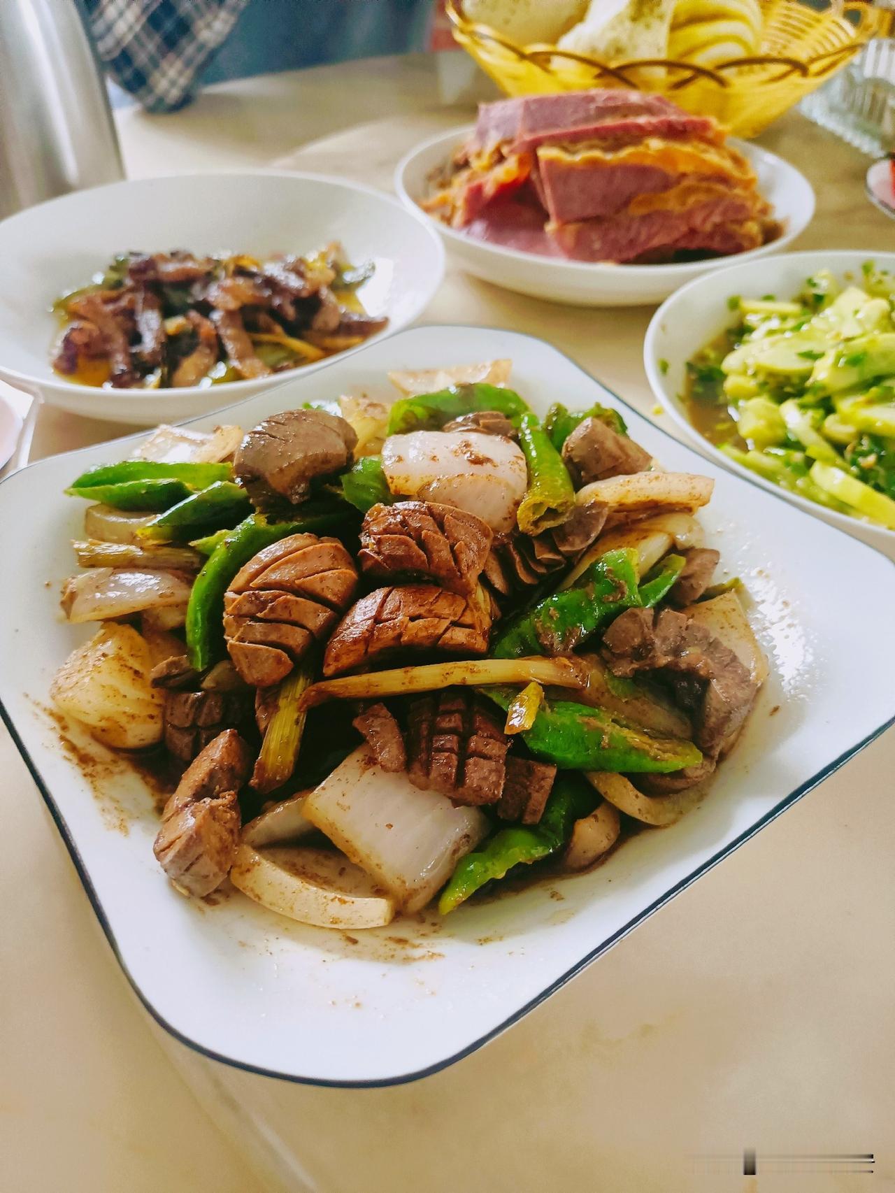 居家美食搞起来，求大厨指点，我这爆炒腰花颜值怎么样？

夏日生活打卡季