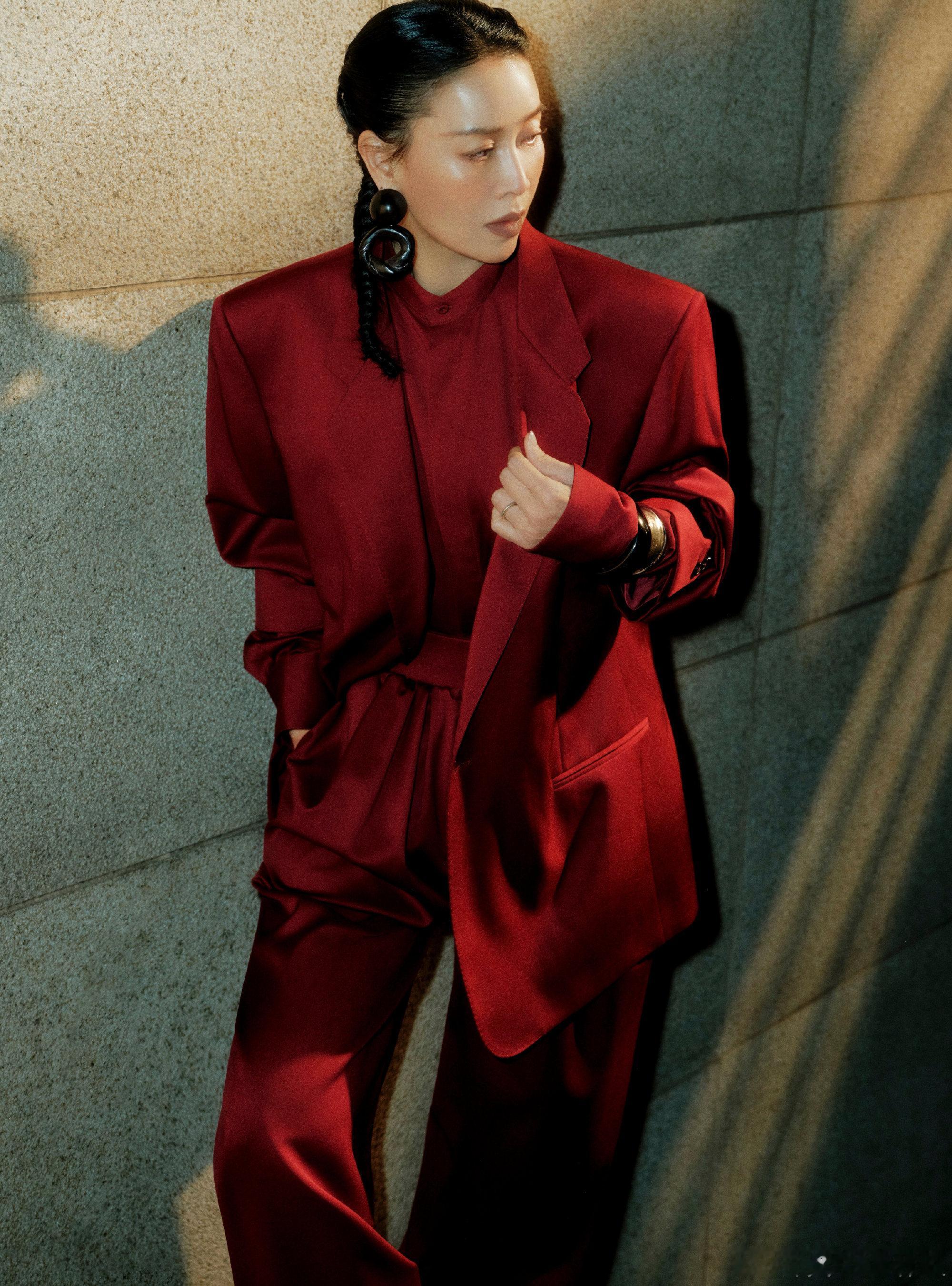 那英窦靖童好听 这首歌的合唱让我体会到了母女之间的默契和情感，窦靖童用她的声音诠