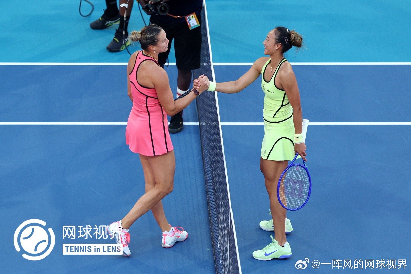 继莱巴金娜之后，又见输球后笑着握手。郑钦文跟双巴的竞争和友谊还将持续很久……郑钦