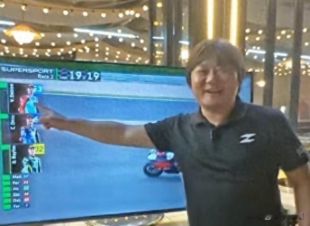 张雪才是真狠人！

捷克站最后一圈绝杀，53号机车直接封神！两回合冠军全包揽，赛