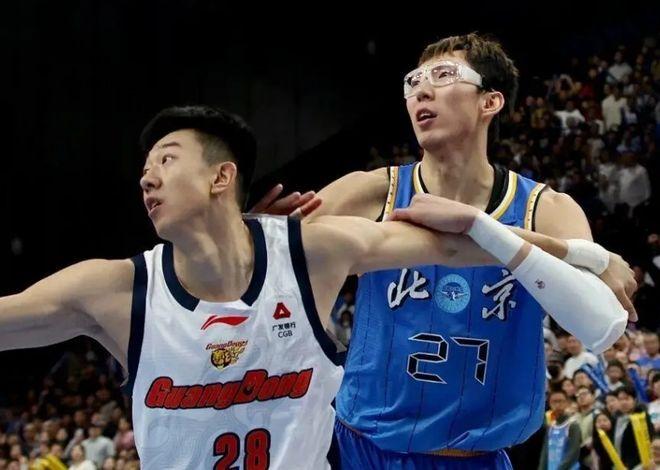 北京时间5月12日晚，2025-2026赛季CBA季后赛结束一场焦点争夺，北京男