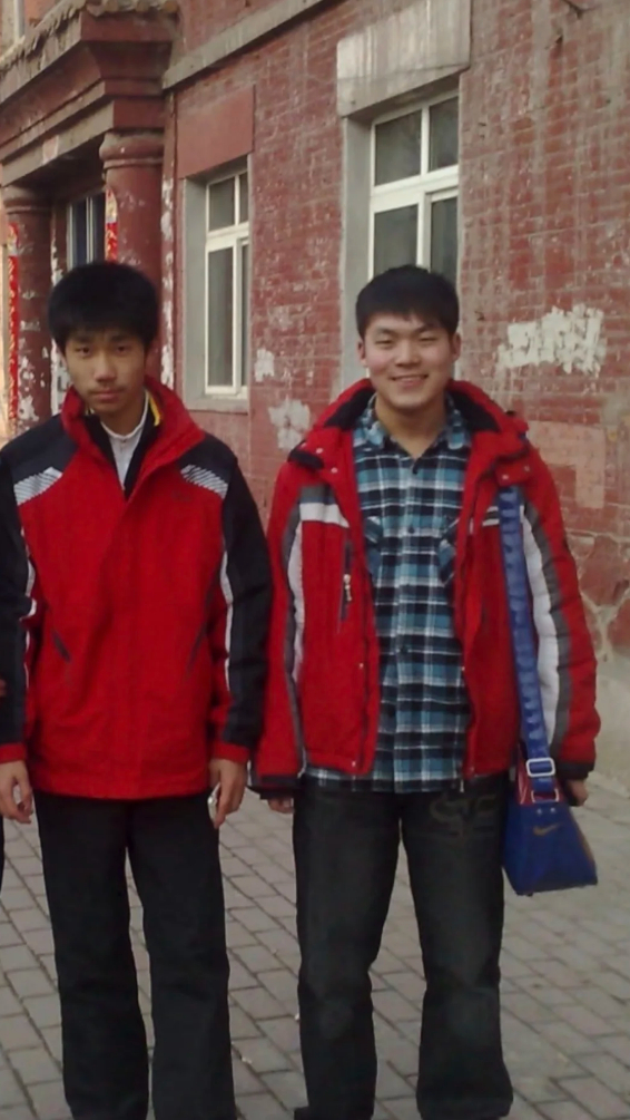 朋友当上明星后的我belike不好笑就露宿街头谁还没个想蹭明星朋友的梦！思宇为了