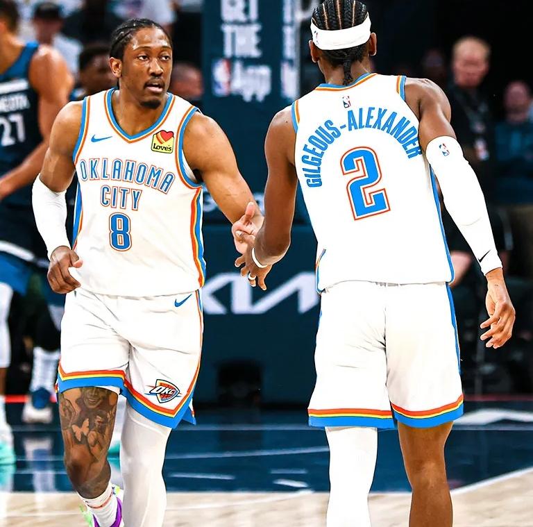 雷霆的实力令人恐惧，即使二当家杰伦威不打，他们依然可以横扫联盟。
本赛季杰伦威缺