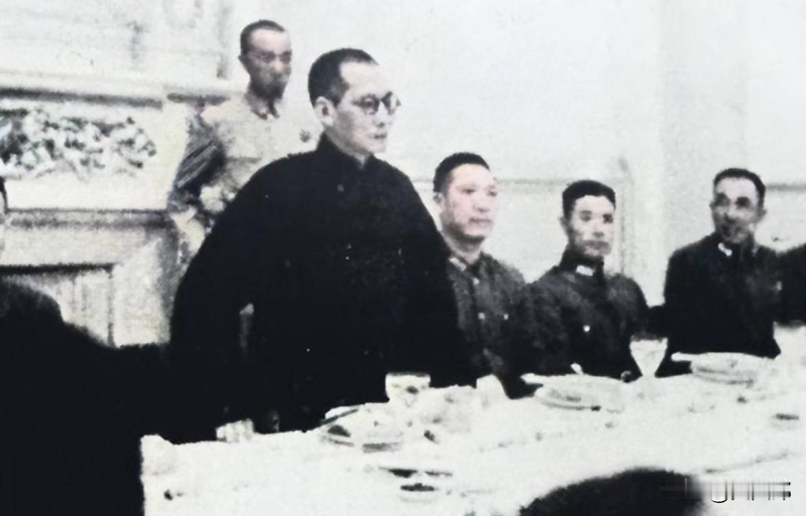 1927年，云南政坛迎来剧烈动荡。执掌滇地十四年的唐继尧，在当年二月被麾下龙云、