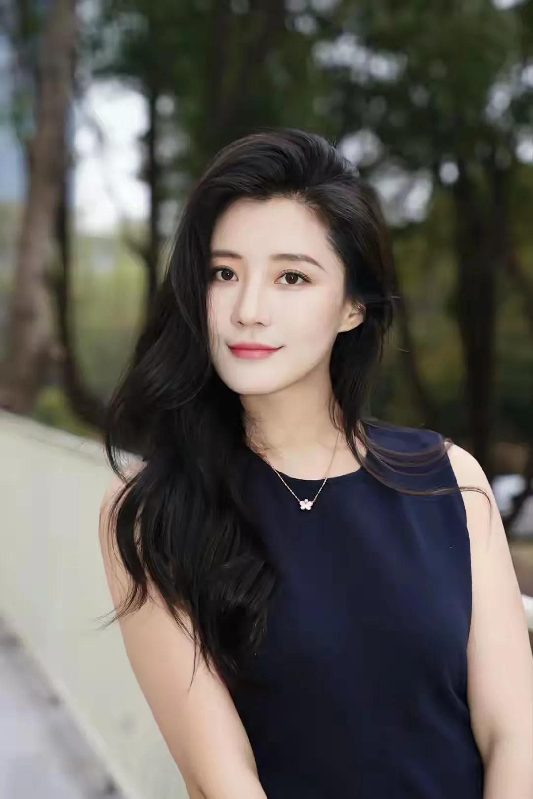 什么样的才算是美女雍容大方的美女 地球悬空为何不坠落到宇宙最底层 哪个瞬间让你突