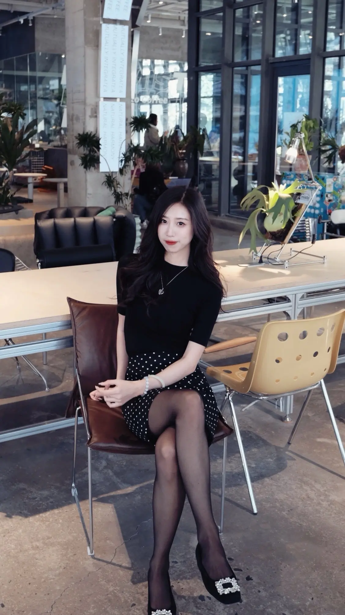 如果全世界都在指责你 那姐姐蹲下来抱抱你