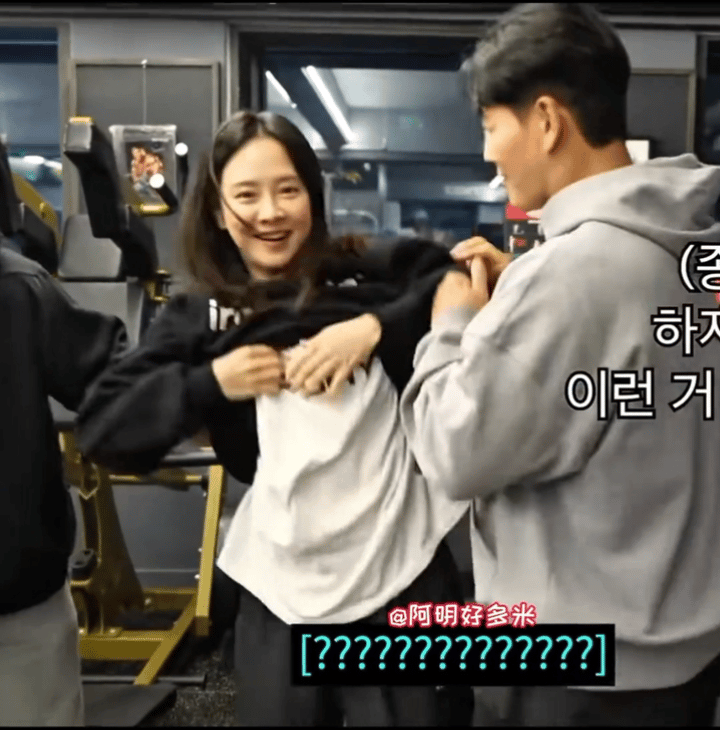 瞬间感受回到了懵智时期
宋智孝这些年一直都在走下坡路
整个人不知道真的是酒喝多了