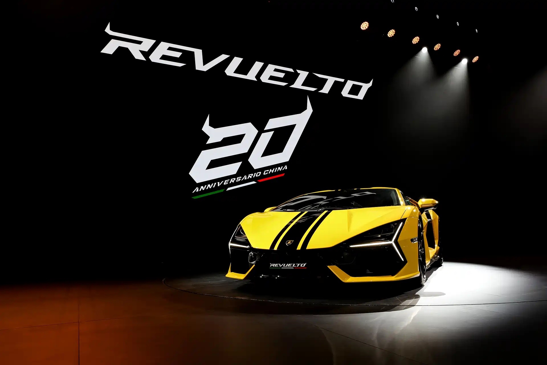 兰博基尼Revuelto 20周年纪念版亮相，V12+三电机加持全球限量发售1辆