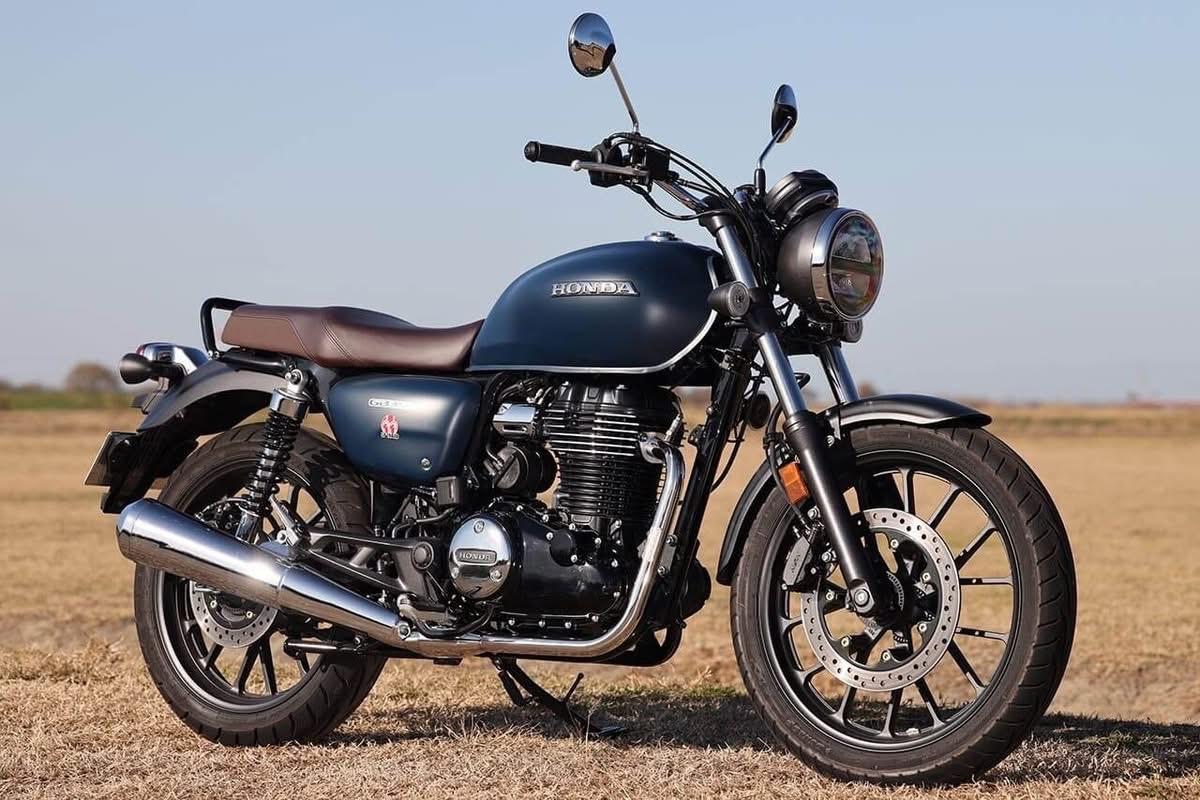 🔥"这才是纯正日系机车魂！🏍️

不管你是18岁还是80岁
每个骑士心里都住