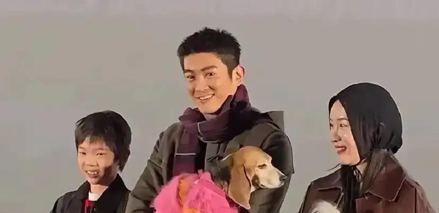 别跟哭闹的孩子讲道理。
这句话你听腻了，但90%的家长做反了。
看看霍思燕杜江怎