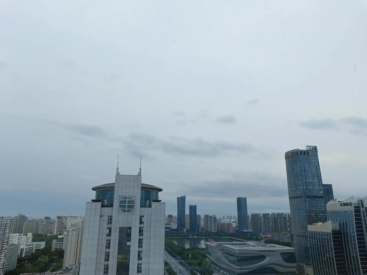 创下多项记录的退市股：*ST广道。
曾用名：广道高新→广道数字→*ST广道。
2
