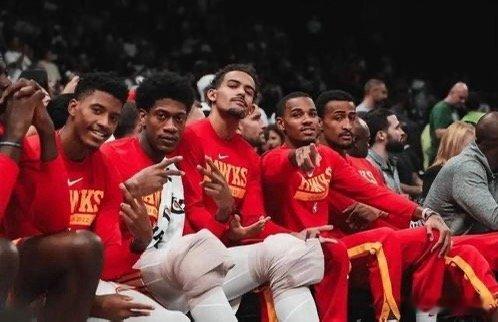 篮球周六311：老鹰VS猛龙          老鹰背靠背，先在客场对阵尼克斯。