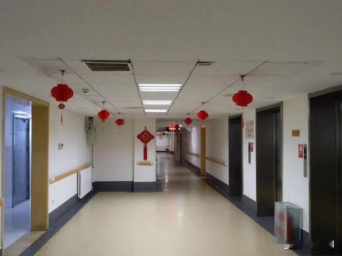 老夫妻从15楼搬到2楼，住了4年后，接连确诊肺癌，医生：太无知
那是2018年的