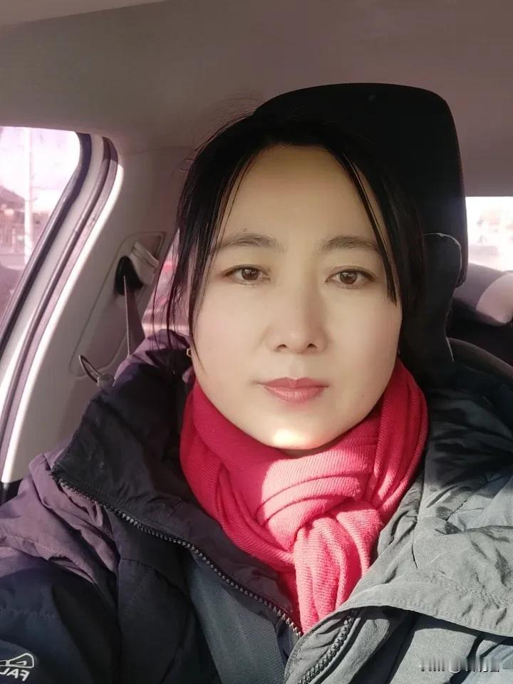 人到中年要不要认真打扮自己大方得体就好