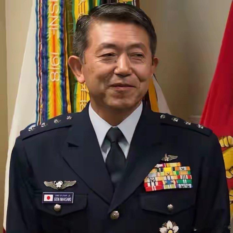 制裁岩崎茂的效果显现了，看看日本官方和他儿子的反应就知道了中方对日本高官岩崎茂的