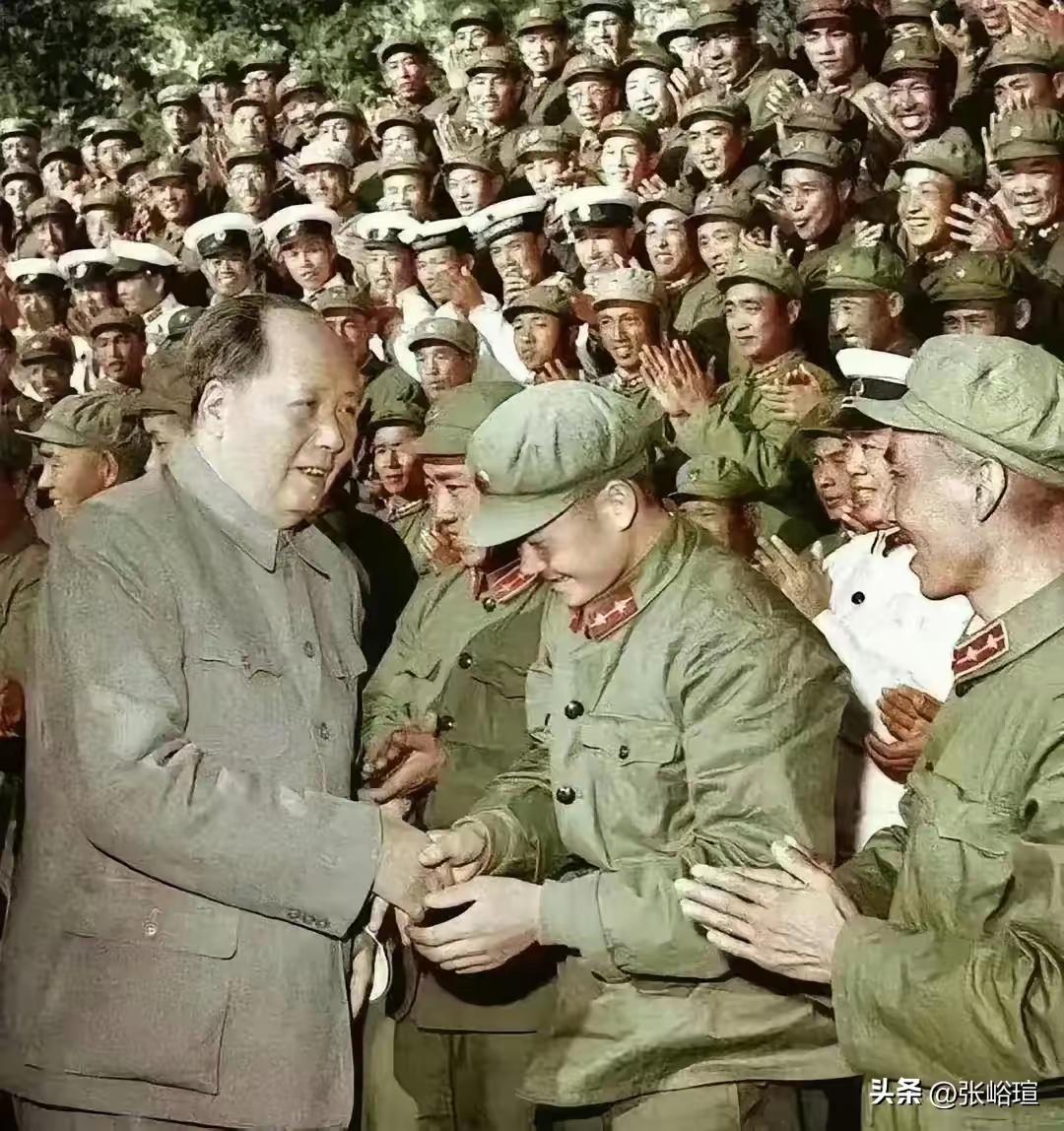 最暖不过一双手，最真不过一句问候
 
人这一辈子，走过多少路，见过多少人，真正能