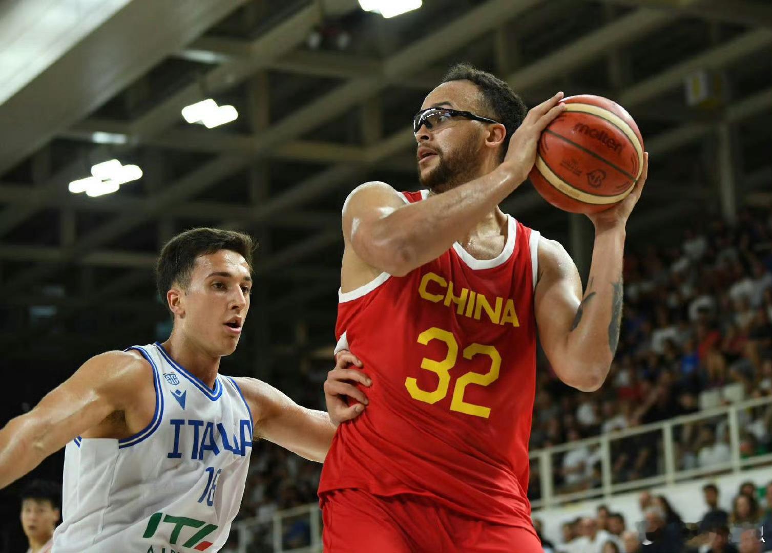 NBA球员李凯尔国籍已改为美国给不看球的朋友解释下，不是某个土生土长的中国著名球