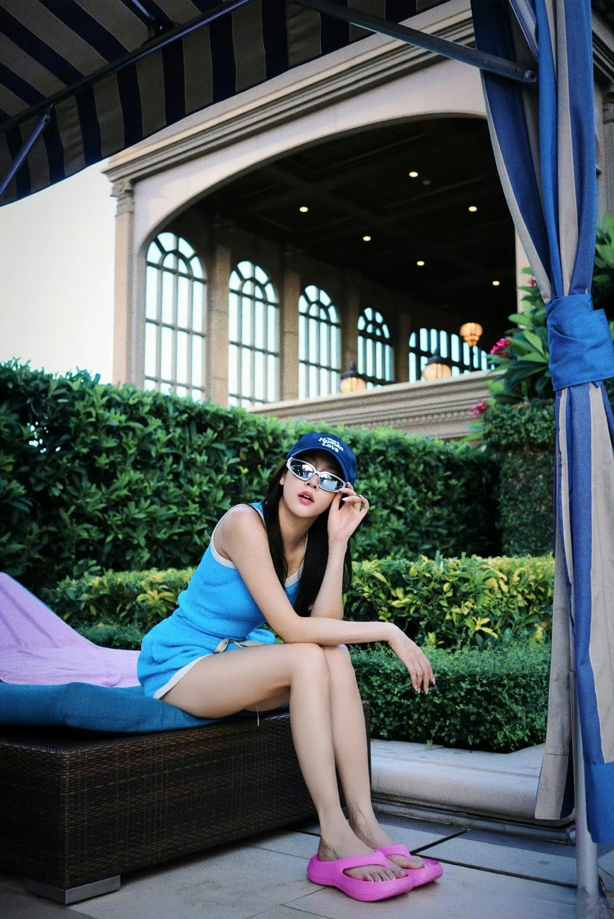 弦子姐姐的一组清新私服图集，惬意柔美，好可爱的小脚丫。弦子