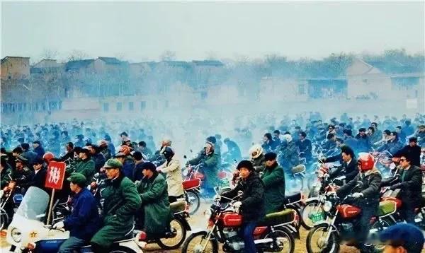 今天去向青路与会纺路走访，去了解一下当年三门峡“八大厂”的老职工的生活状态。
第