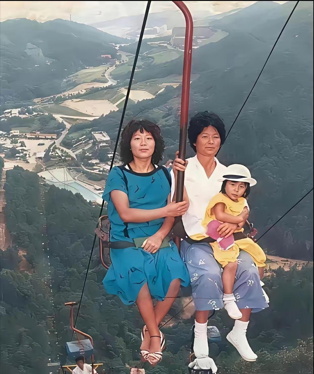 这图是AI的吧？
哪有这么老的孩子呀！[黑线]