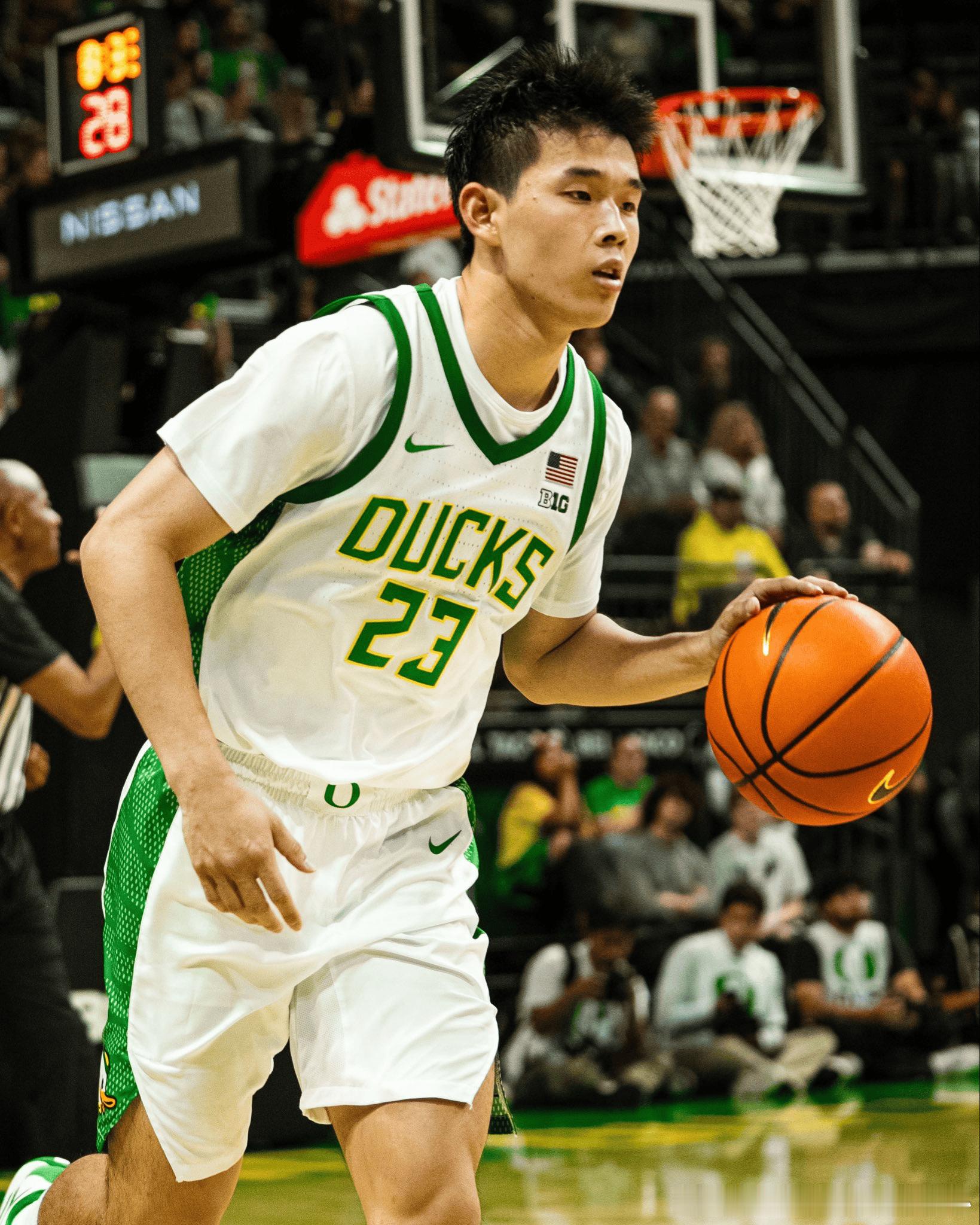 今天好像也有林葳的第一场NCAA正式比赛，看着发挥还不如杨瀚森呢，只是NCAA关