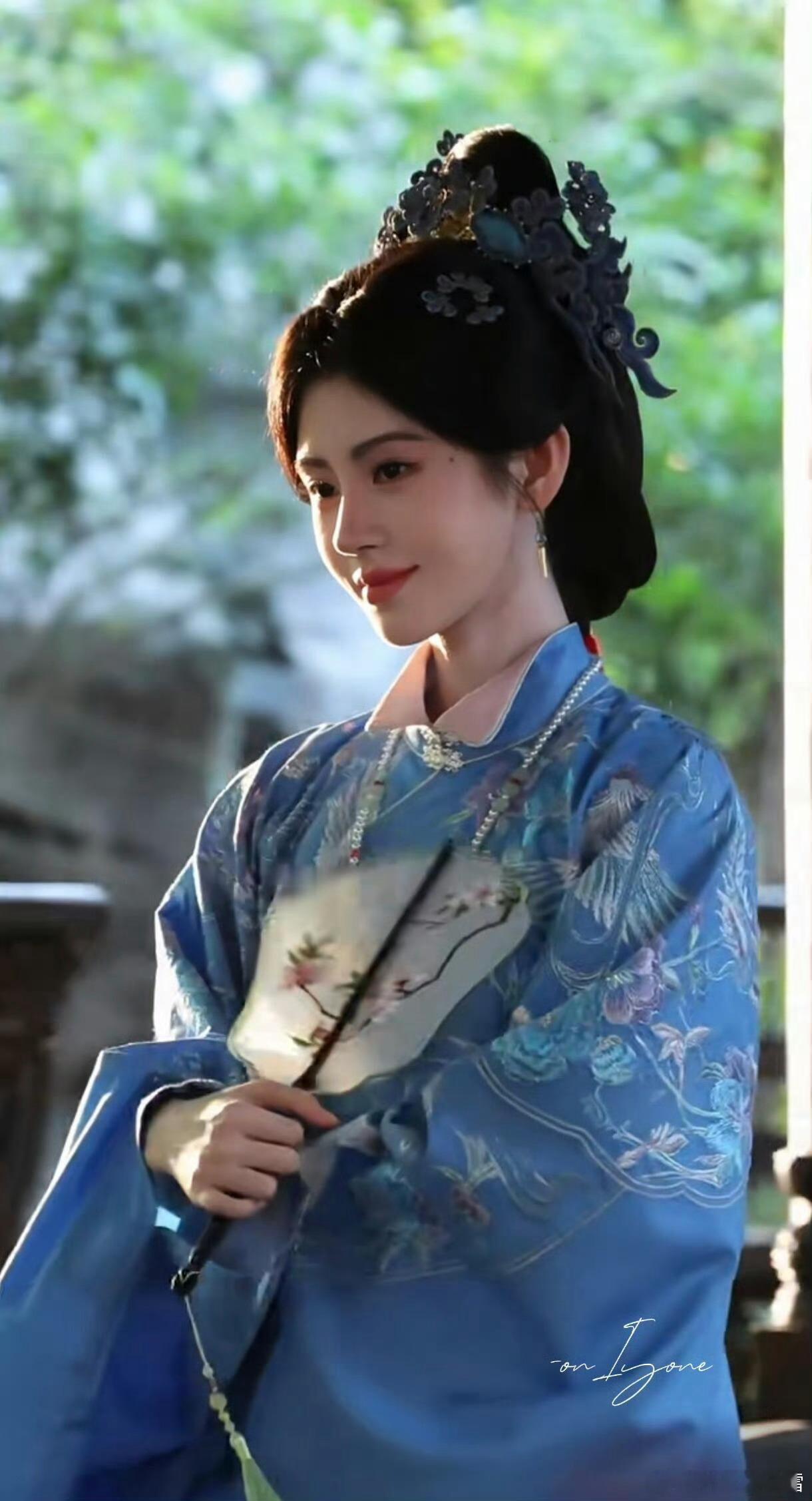 jjy鞠婧祎阿黛jjy鞠婧祎来战门没锁是谁溜进我的心房了(◍´꒳`◍)