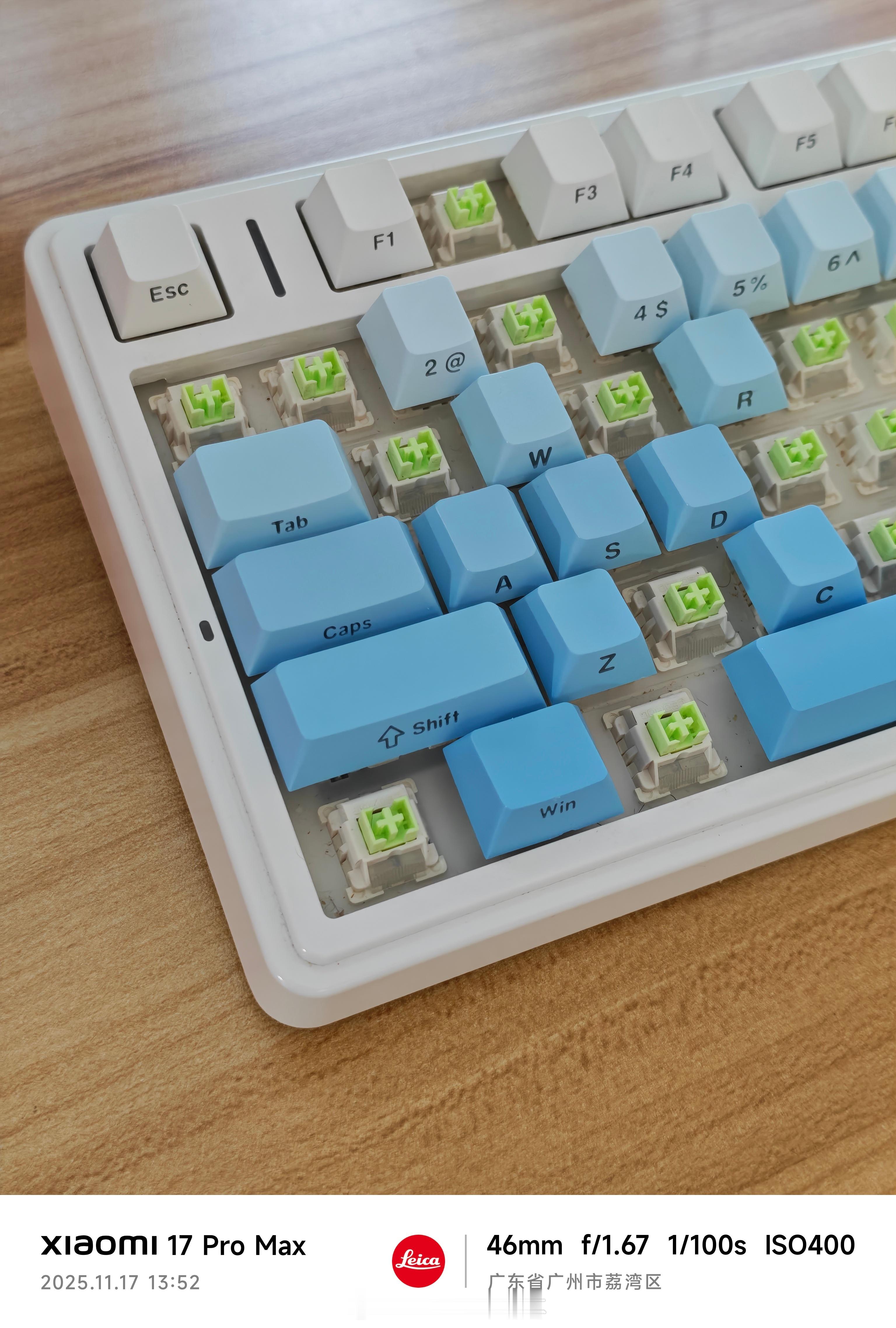 以后都不洗键帽了，这种键帽的边角是真的尖锐，步骤还贼多，下次上某宝花30左右直接