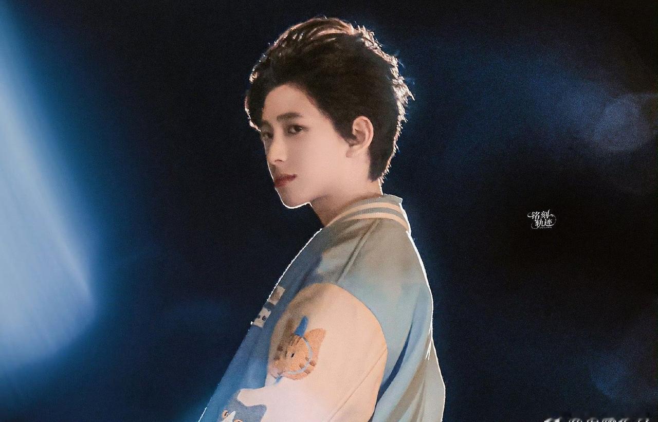 陈浚铭 💞 陈浚铭露额头帅成啥了💞 
陈浚铭 四代人气top 

你是我原谅