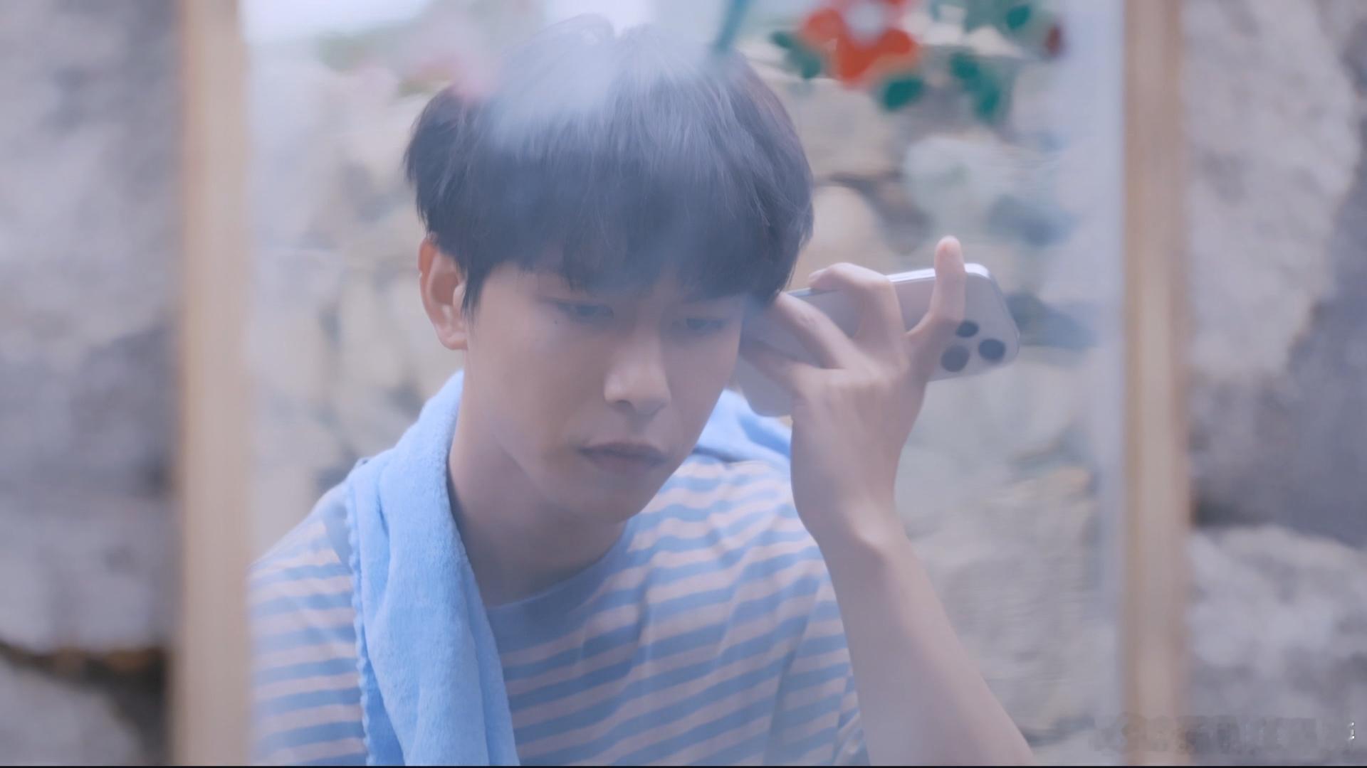 陈稳阳蒙陈稳许你十年 谁能拒绝阳蒙这样的阳光大男孩啊！陈稳在许你十年里的表现真的