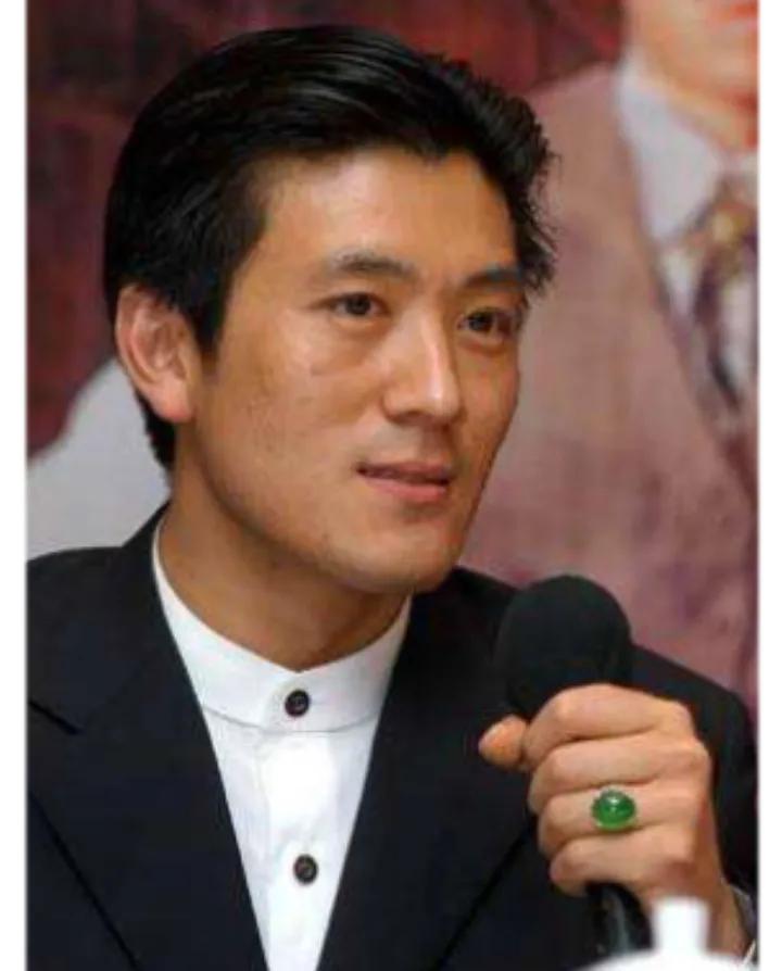 杨子的社交双刃剑：魅力与界限

在社交的舞台上，杨子无疑是一位引人注目的角色。他