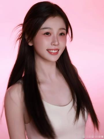 王亚飞给虞书欣化的活力蜜桃妆虞书欣的蜜桃妆 虞书欣最新尝试的蜜桃妆由王亚飞操刀，