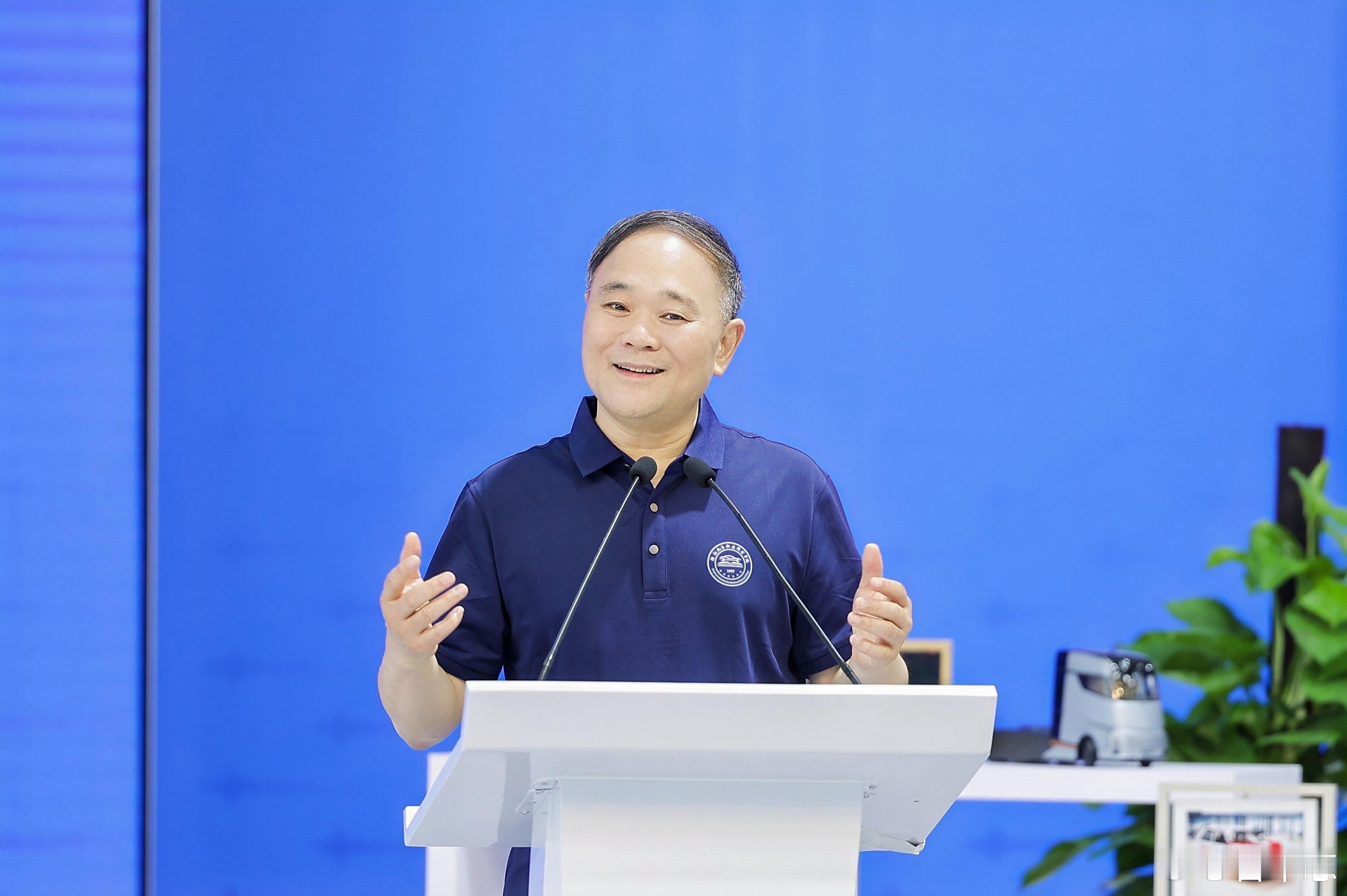 名车志新闻【李书福转任终身名誉董事长，吉利汽车宣布管理层交接】吉利汽车控股发布公