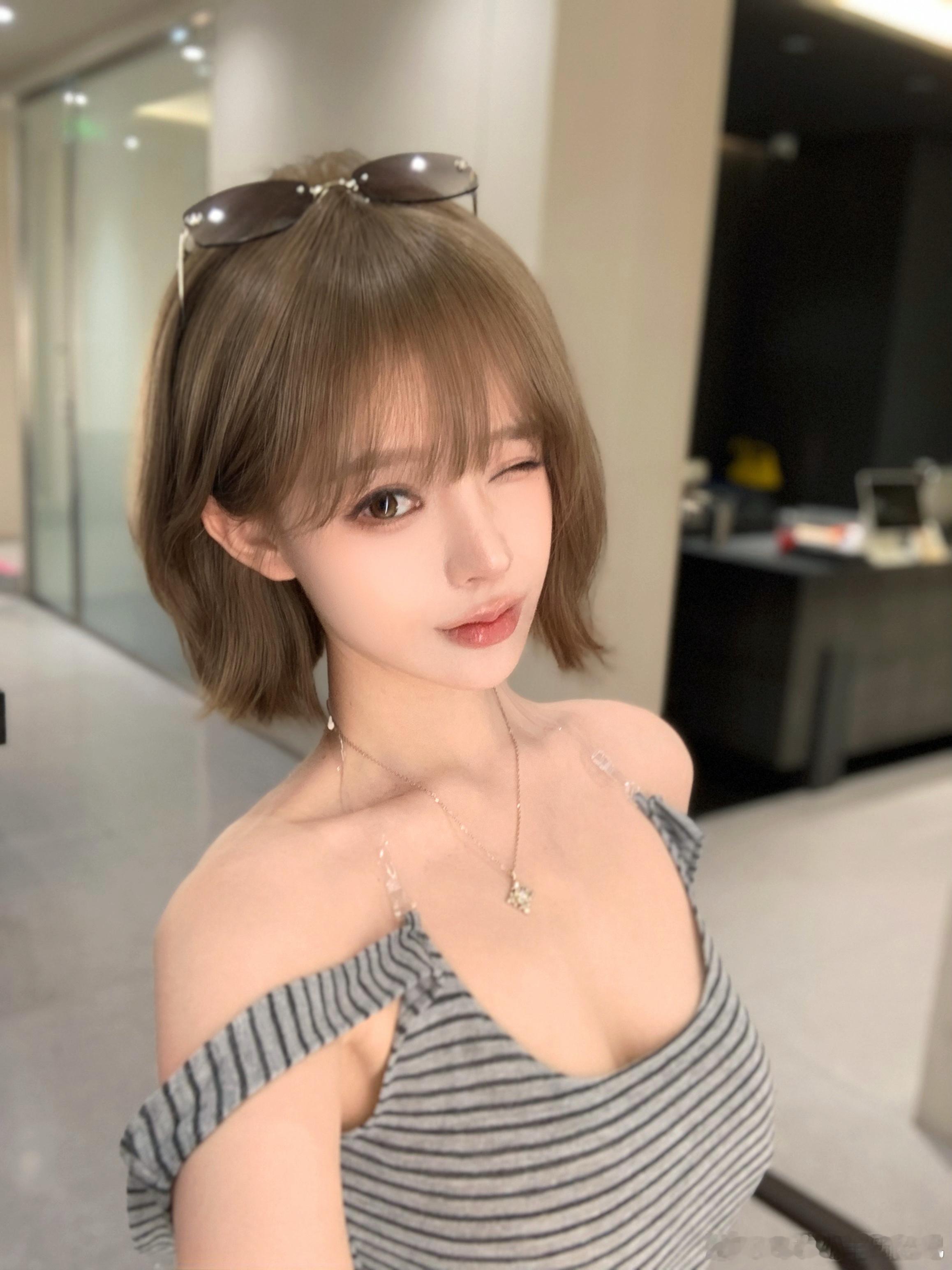 纠结了半天接头发还是剪头发最后还是咔嚓剪掉了