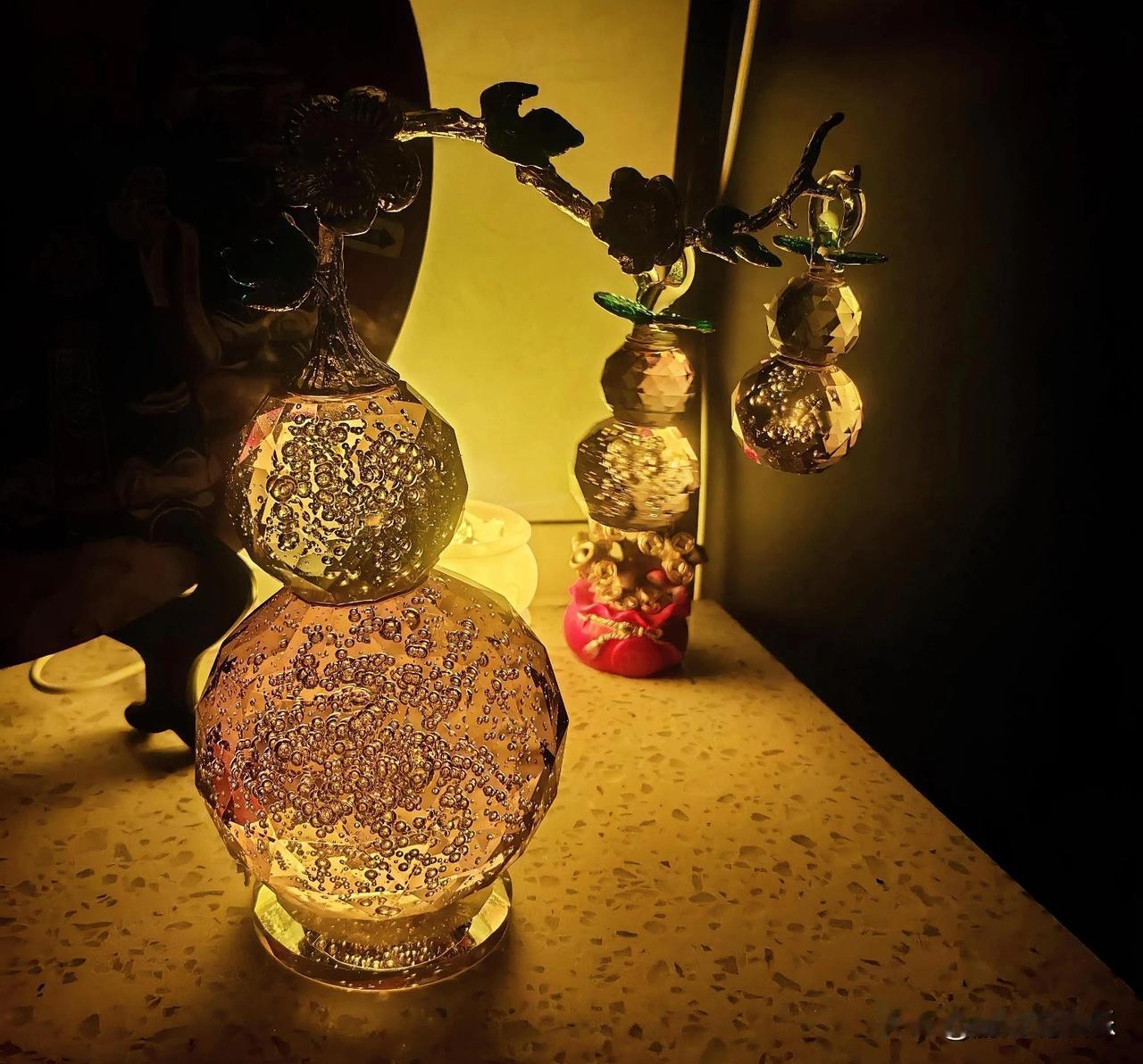 和一个不讲道理的人讲道理有用吗?
没有用的，远离这些负能量的人