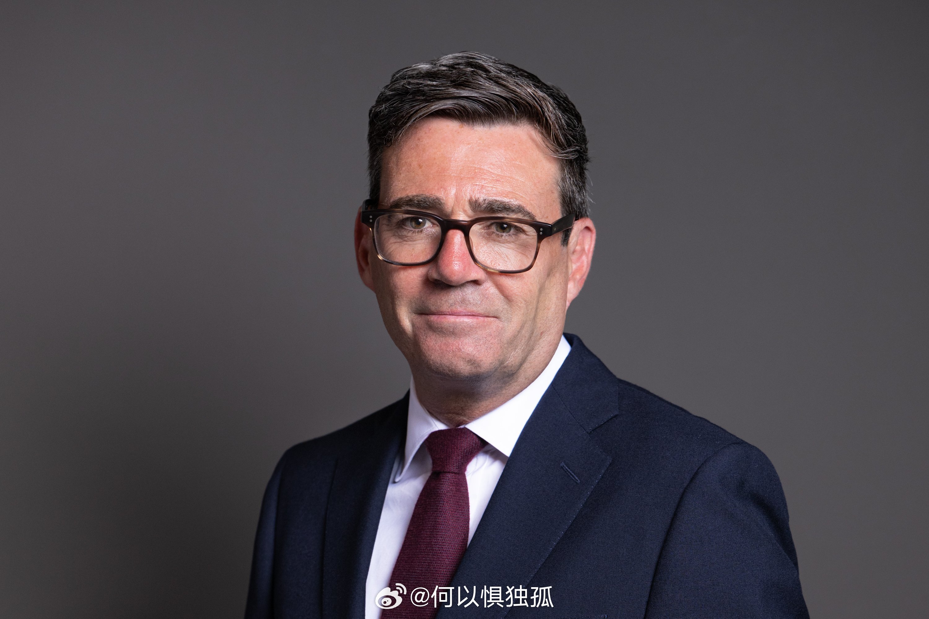 安迪·伯纳姆如预期成为工党领袖他将于周一成为英国第59任首相 